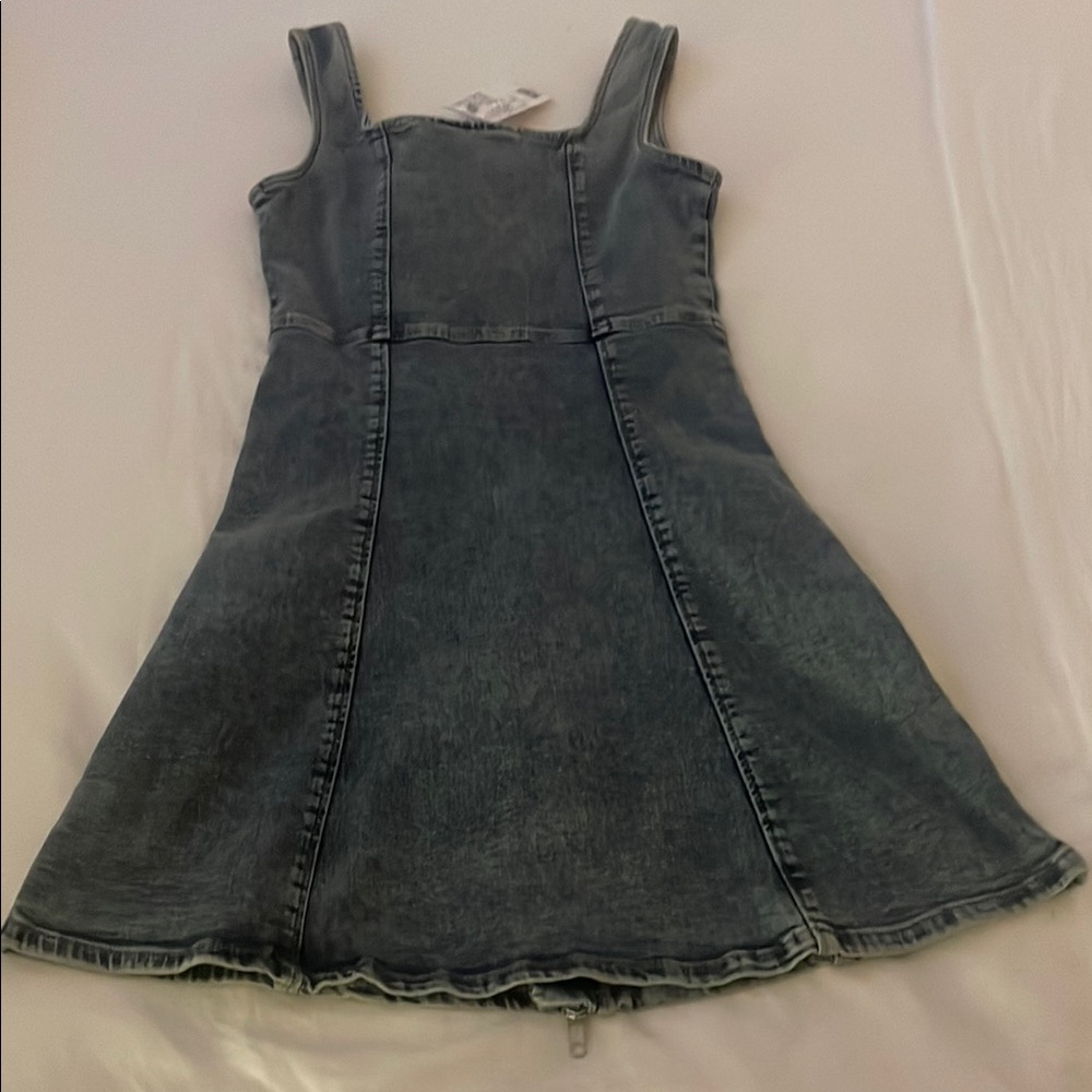 Super cool new H&M girls blue denim two way zipper romper dress. Size 12 girls